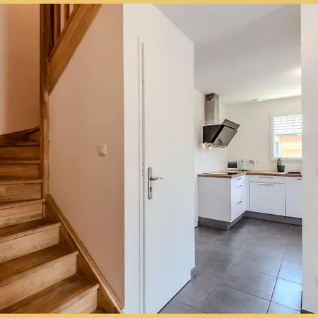 Apartment Lumineuse T4 *